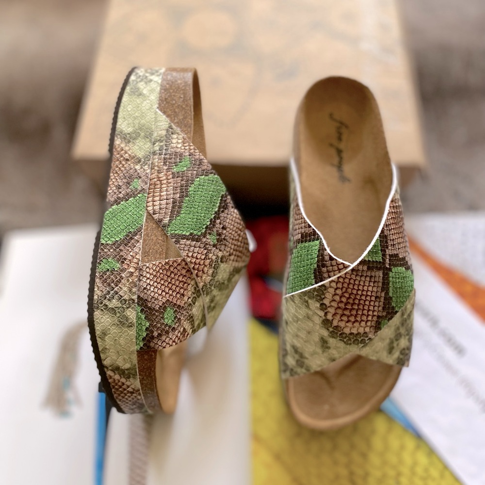 Free People Sidelines Flatform Sandals - Picture 13 of 13